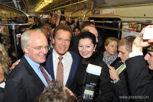 Арнольд Шварценеггер в Москве прокатился на метро